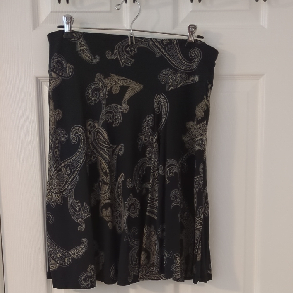 Elegant Black Paisley Skirt